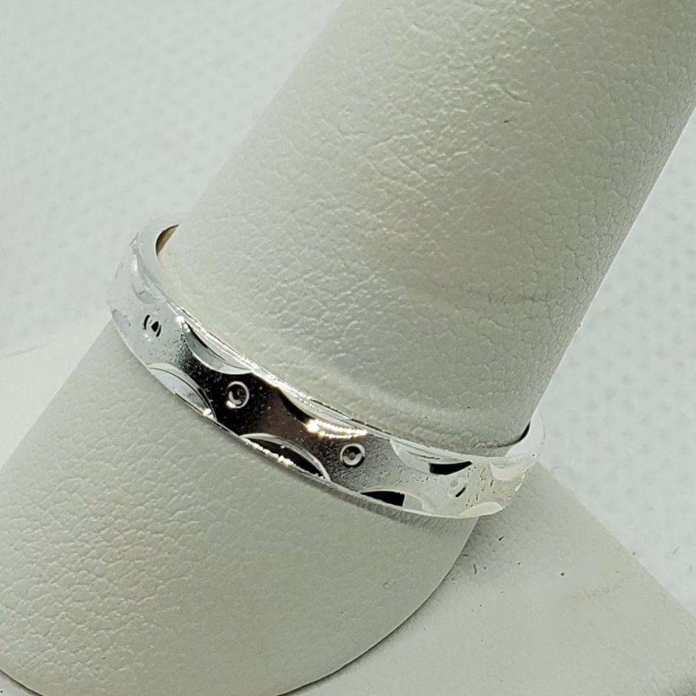 Sterling Silver Patterned Ring - Picture 3 of 6